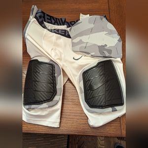 Nike Pro Hyperstrong Youth L football girdle